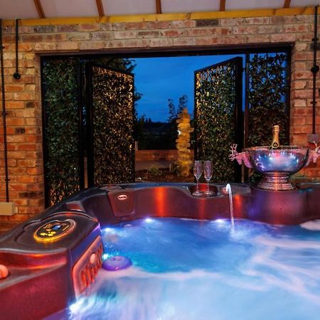 Lincoln Holiday Retreat View With Private Hot Tub Экстерьер фото